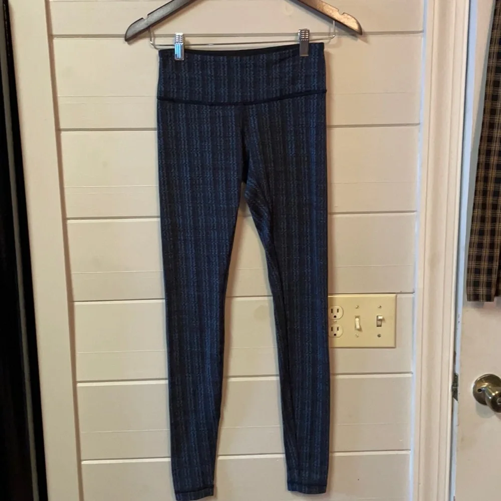 Lululemon Wunder Under Leggings Size 4.